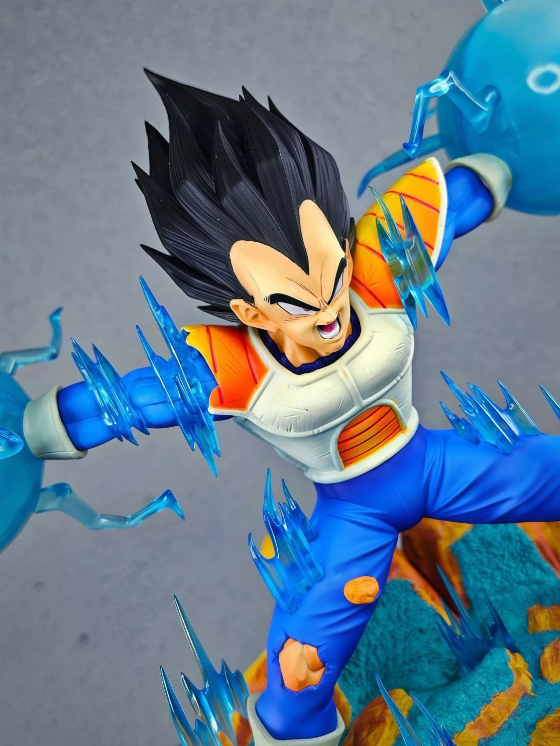 Vegeta Power Up Action Statue