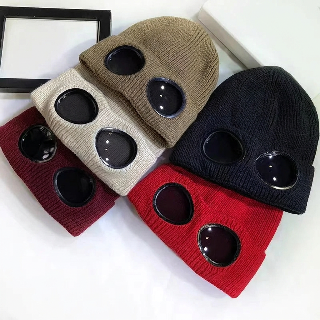 Trendy Knitted Hat With Goggles